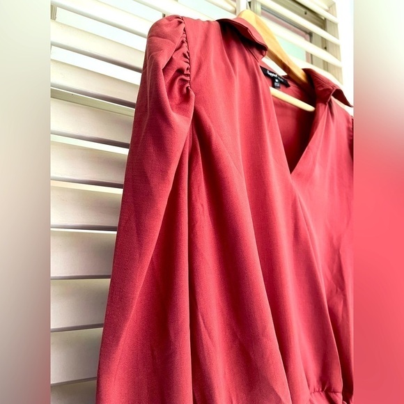 Sweet Rain wrap top Sz Medium NWT - Picture 2 of 5